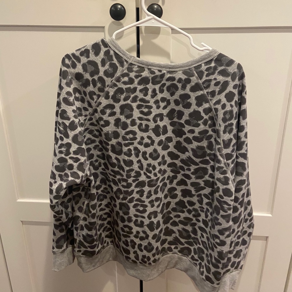 nwt pullover - Picture 3 of 3